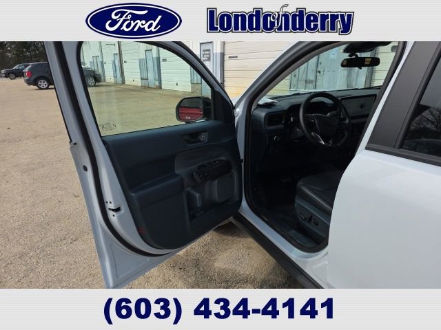 New 2026 Ford Maverick Lariat w/ Black Appearance Package image 18