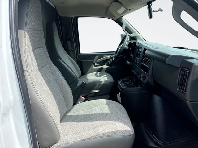 New 2026 Chevrolet Express 4500 w/ Power Convenience Package RWD image 22