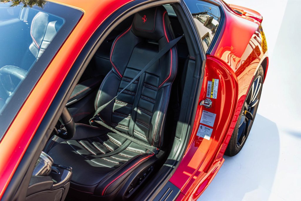 Used 2014 Ferrari F12 Berlinetta RWD image 6