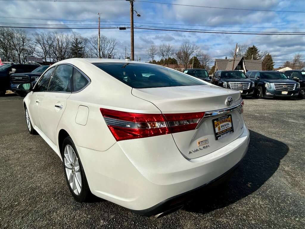 Used 2013 Toyota Avalon XLE image 3