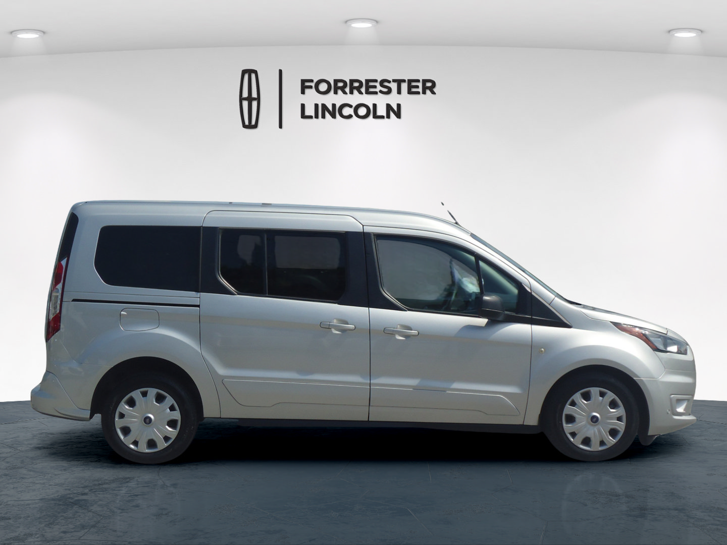 Used 2022 Ford Transit Connect XLT FWD image 2