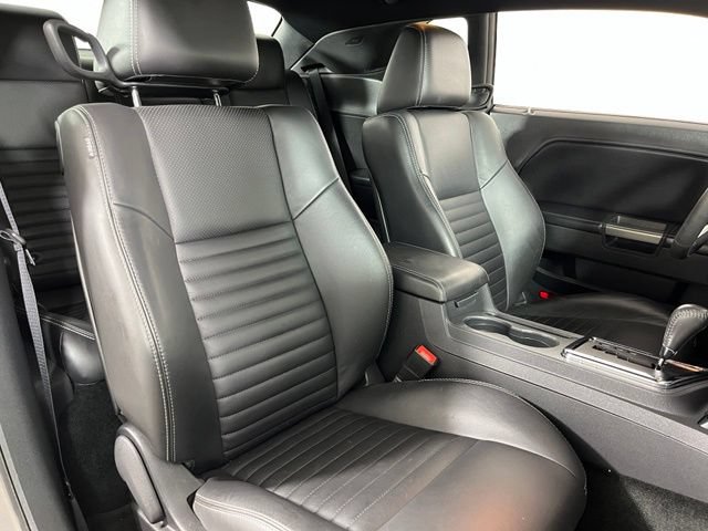 Used 2014 Dodge Challenger R/T Plus RWD image 32