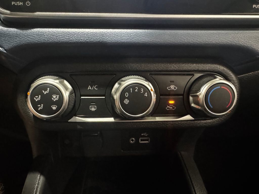 Used 2025 Nissan Versa SV image 31