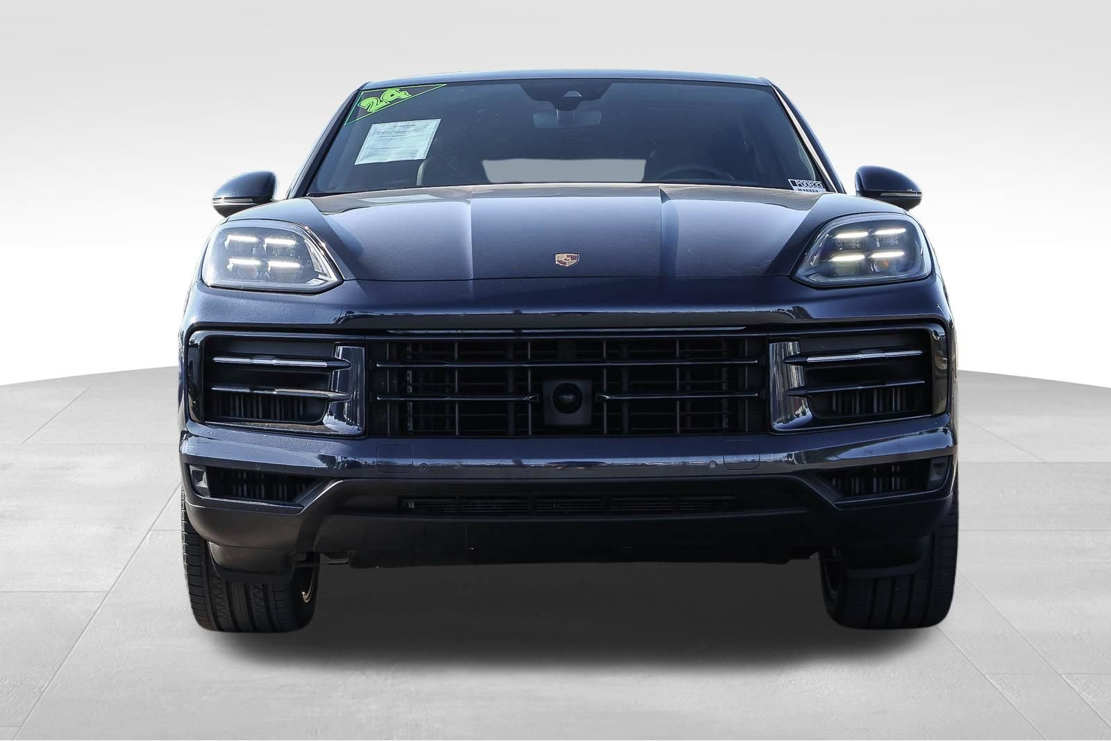 Used 2024 Porsche Cayenne S AWD/4WD image 2