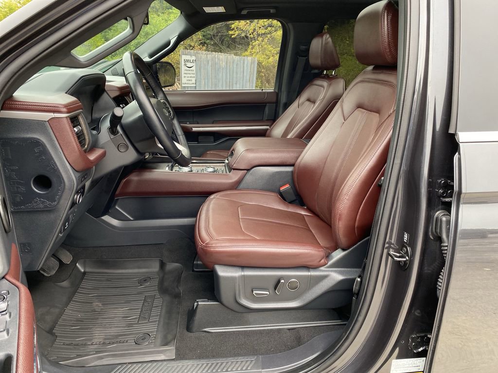 Certified 2024 Ford Expedition Limited image 5