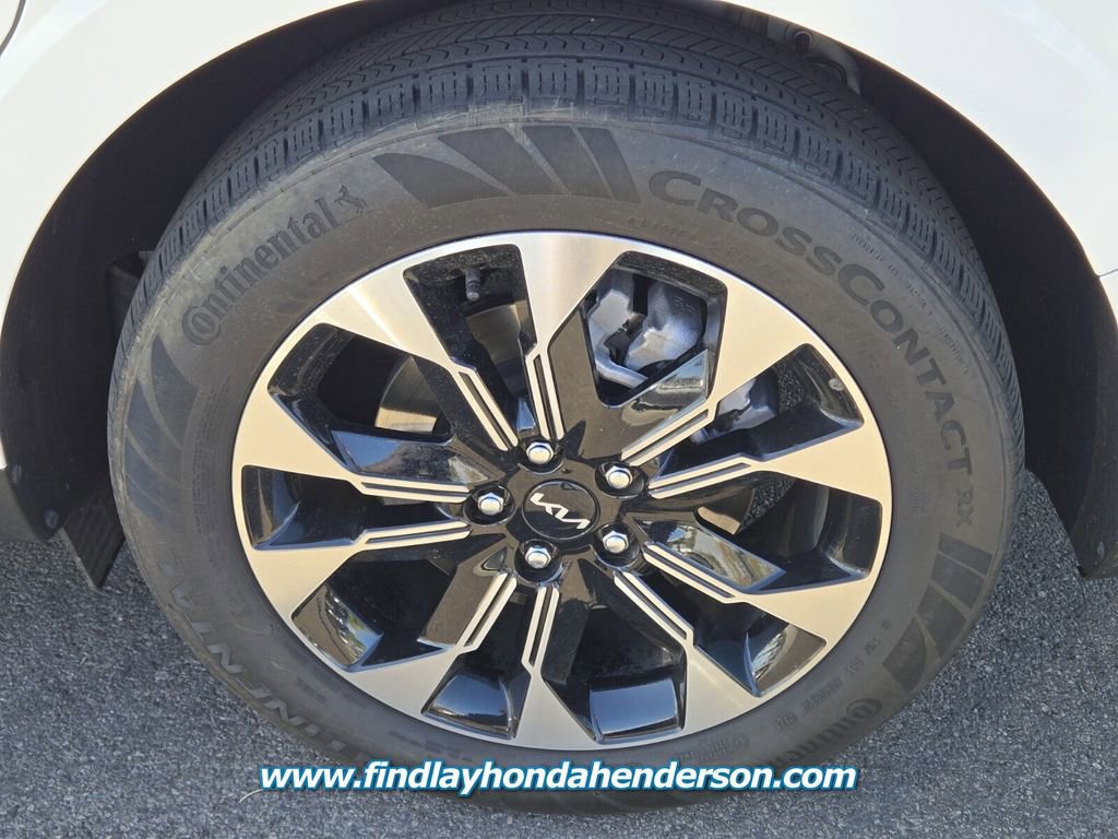 Used 2024 Kia Carnival EX FWD image 10
