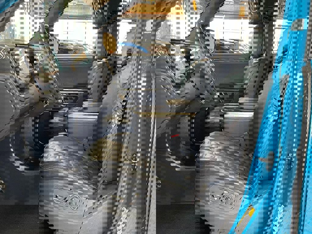 Used 2022 Rivian R1T Adventure image 18