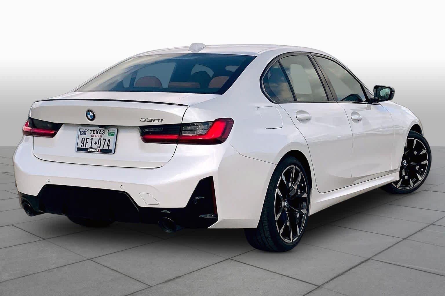 Used 2026 BMW 330i Sedan w/ M Sport Package RWD image 12