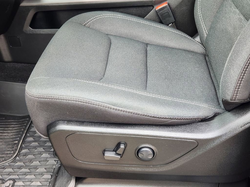 Used 2025 RAM 1500 Big Horn AWD/4WD image 8
