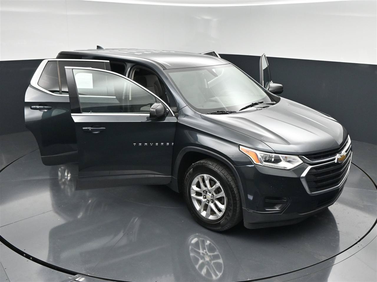 Used 2018 Chevrolet Traverse LS AWD/4WD image 27