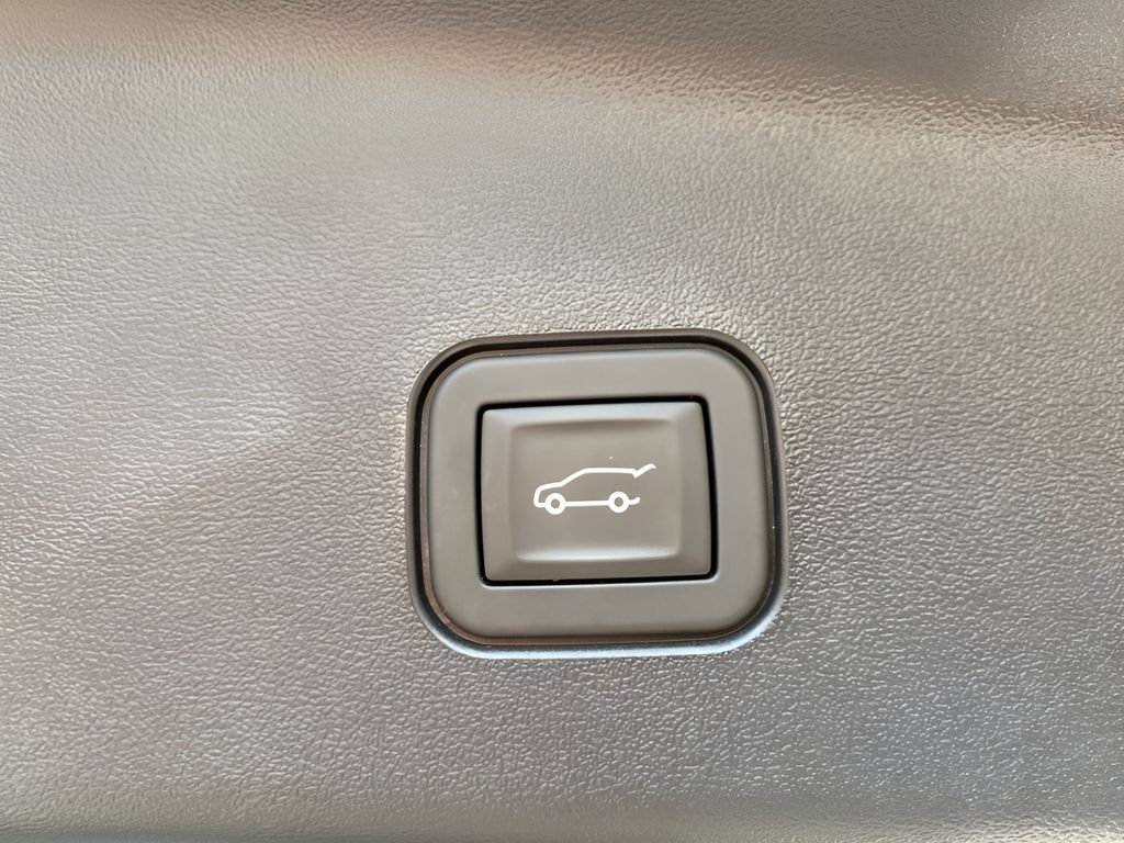 Used 2026 Cadillac Vistiq Sport w/ LPO, Floor Liner Package AWD/4WD image 12