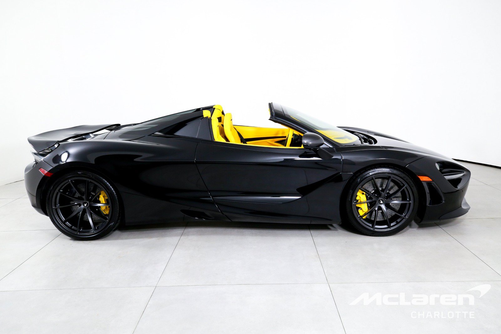 Used 2022 McLaren 720S Spider RWD image 11