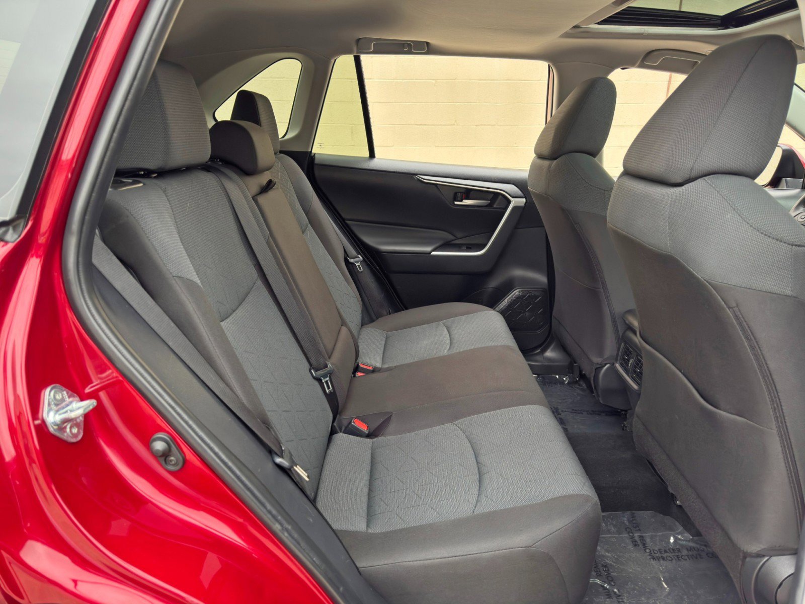 Used 2025 Toyota RAV4 XLE w/ Convenience Package FWD image 38
