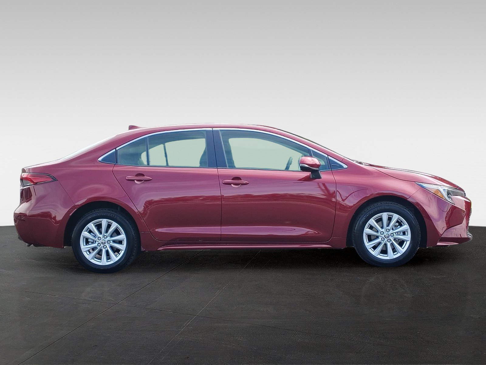 Used 2026 Toyota Corolla XLE FWD image 4