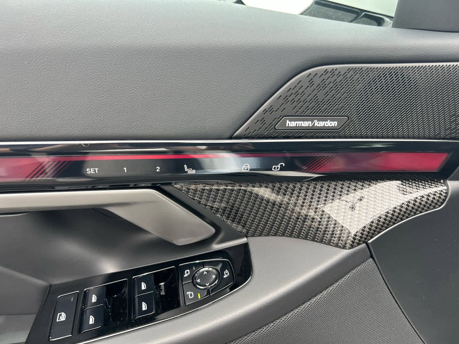 Used 2026 BMW 550e xDrive image 26