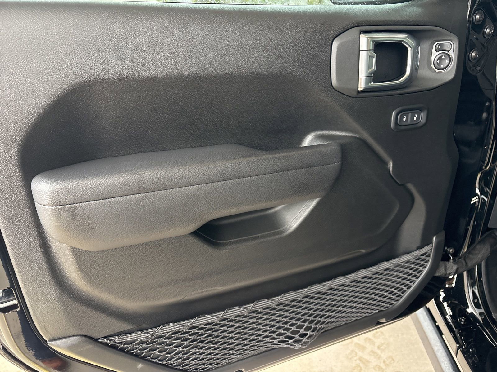 New 2025 Jeep Gladiator Willys image 10