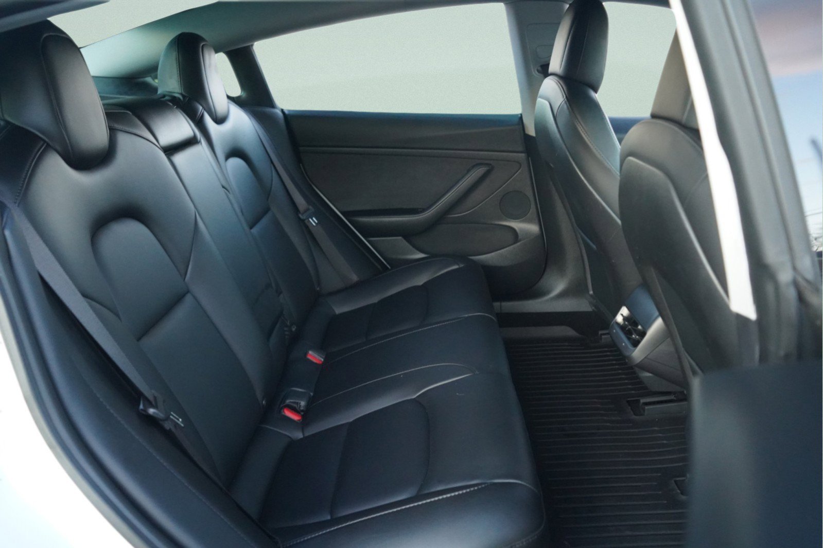 Used 2021 Tesla Model 3 Standard Range Plus image 43