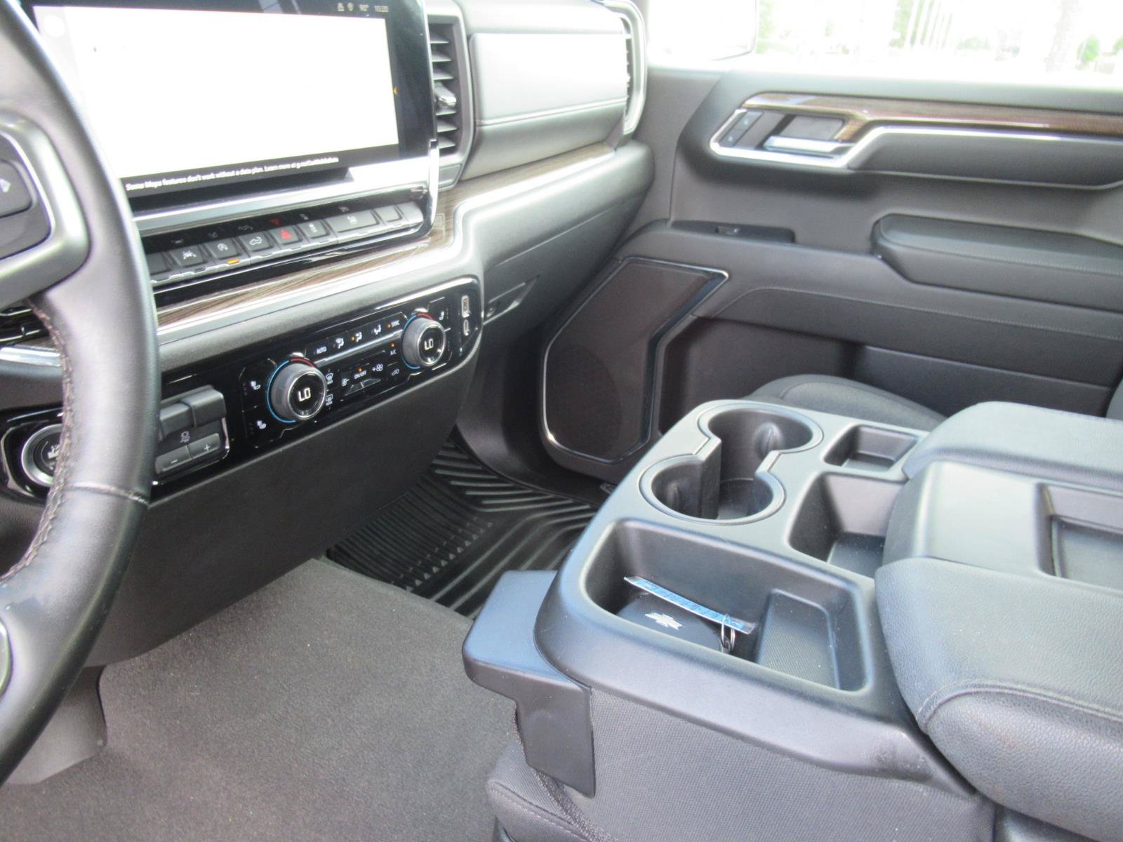 Used 2024 Chevrolet Silverado 1500 LT w/ Convenience Package II RWD image 18