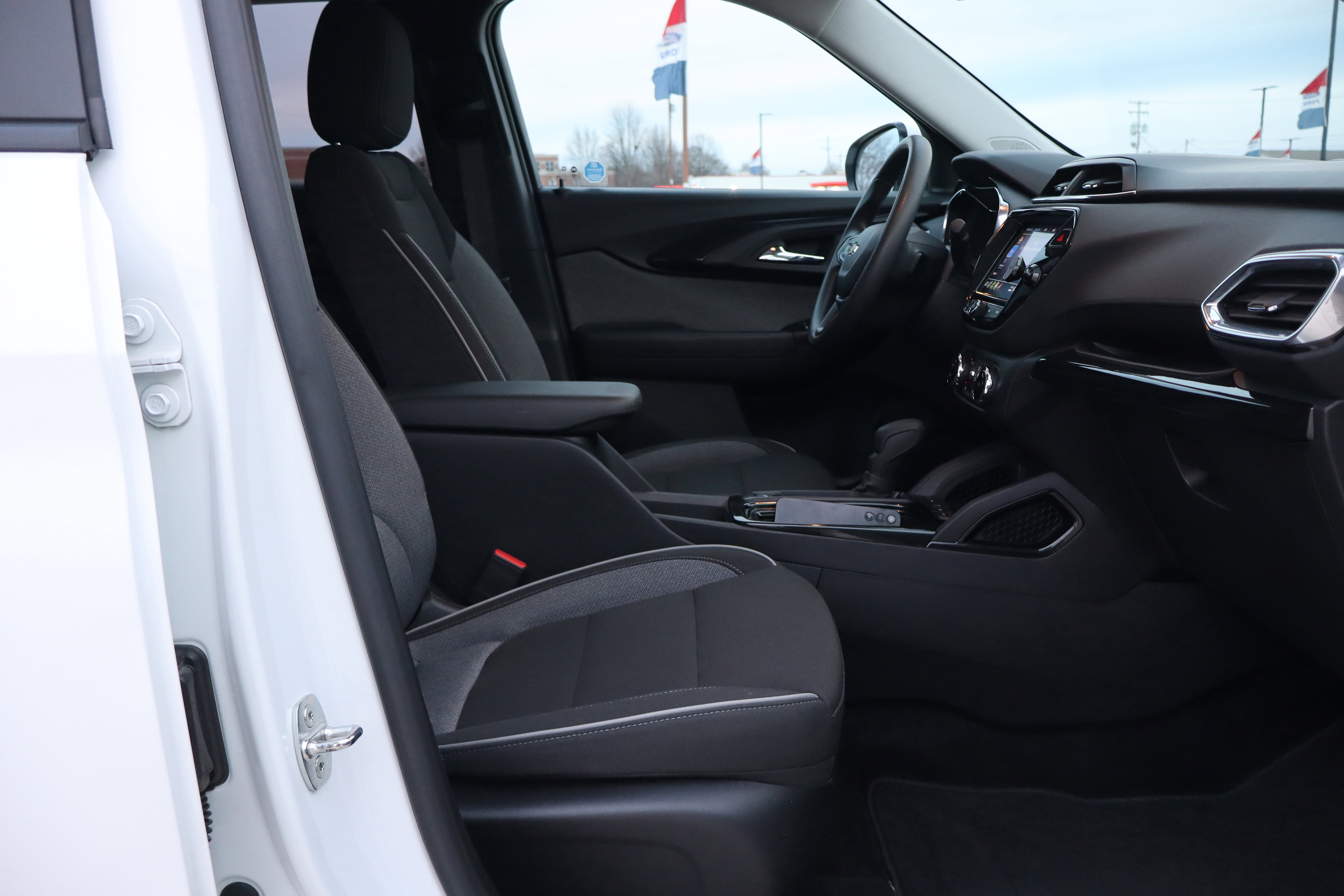 Used 2023 Chevrolet TrailBlazer LT w/ Convenience Package image 12