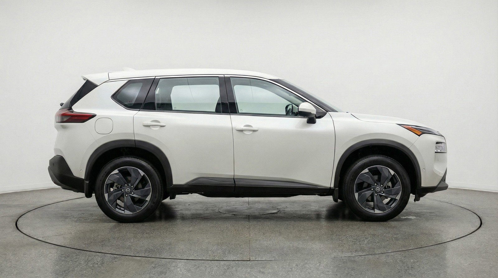 Used 2025 Nissan Rogue SV FWD image 11