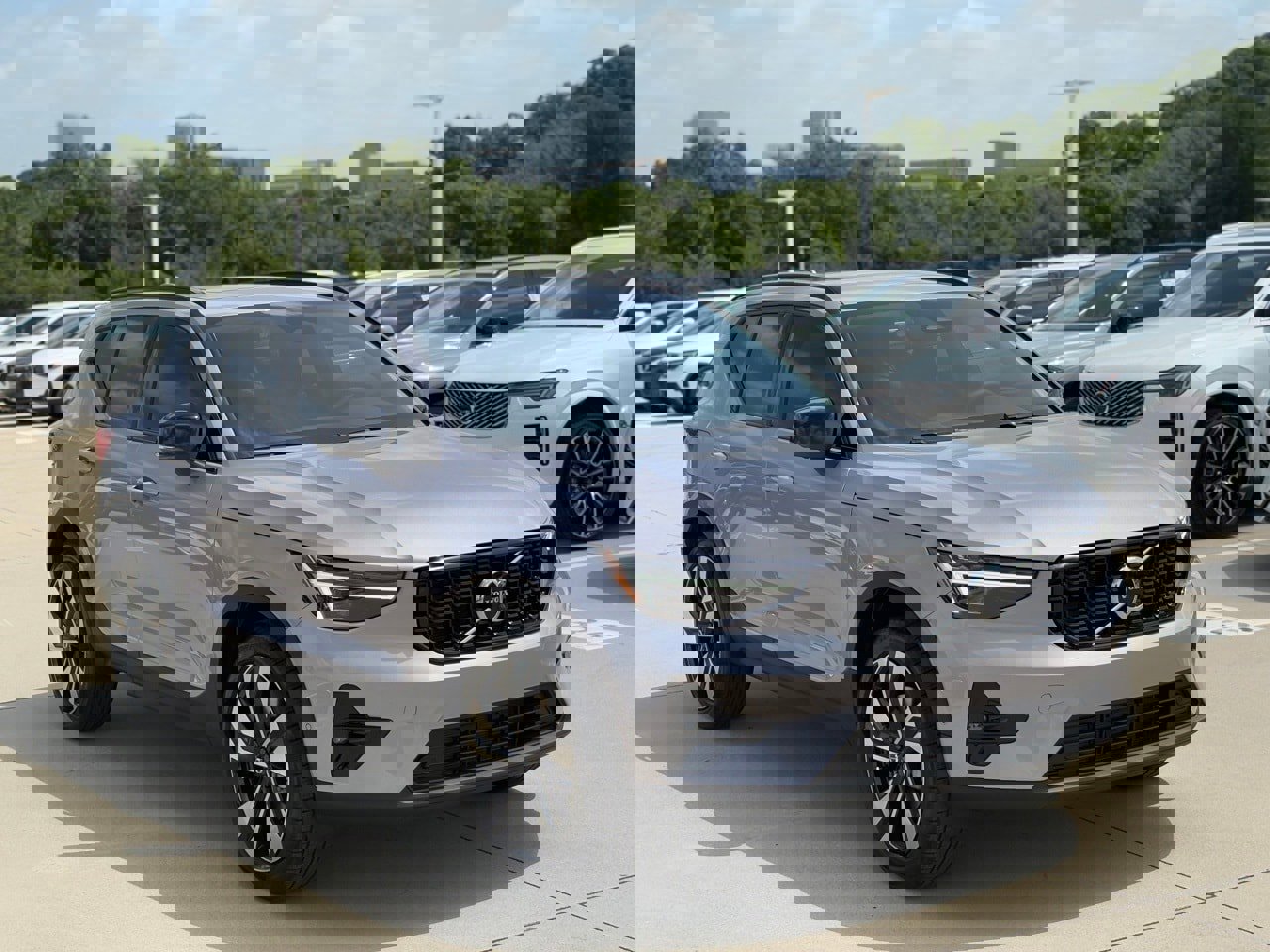 New 2026 Volvo XC40 B5 Ultra w/ Protection Package Premier image 3