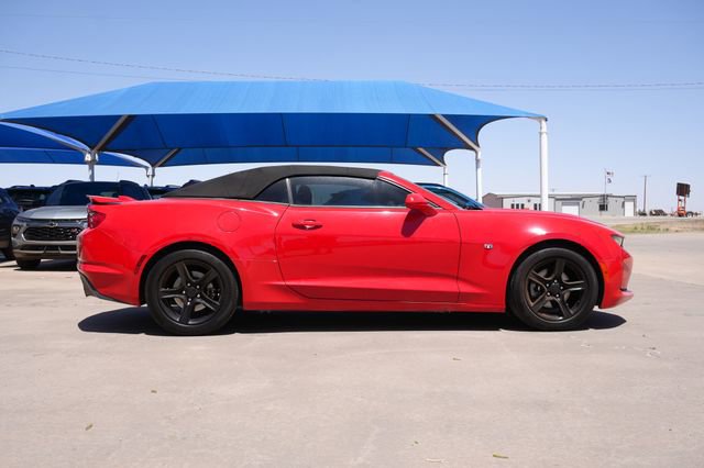 Used 2020 Chevrolet Camaro LT RWD image 2