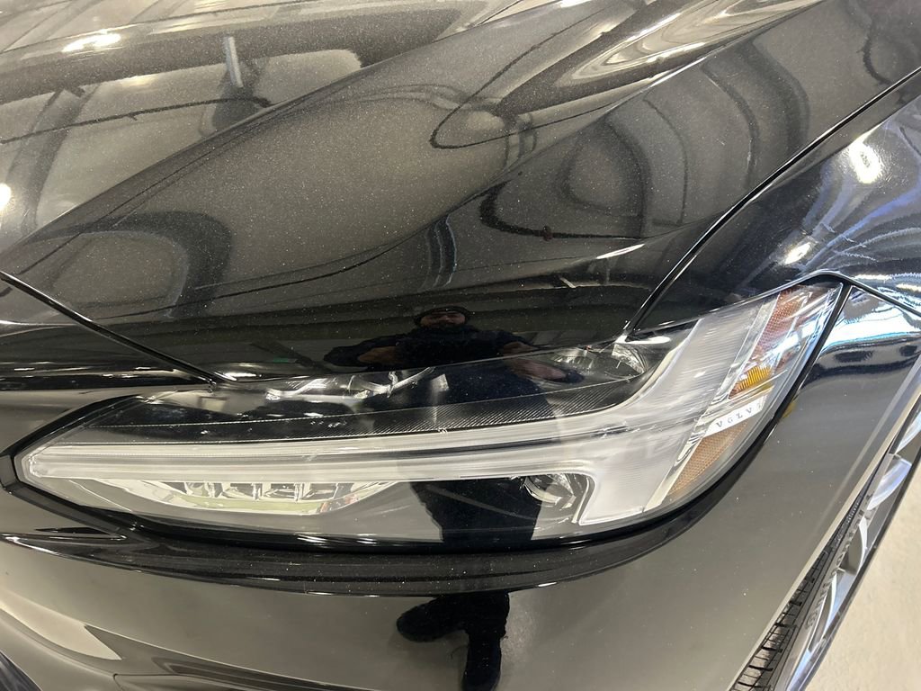 Used 2020 Volvo S90 T6 Momentum w/ Protection Package Premier image 7