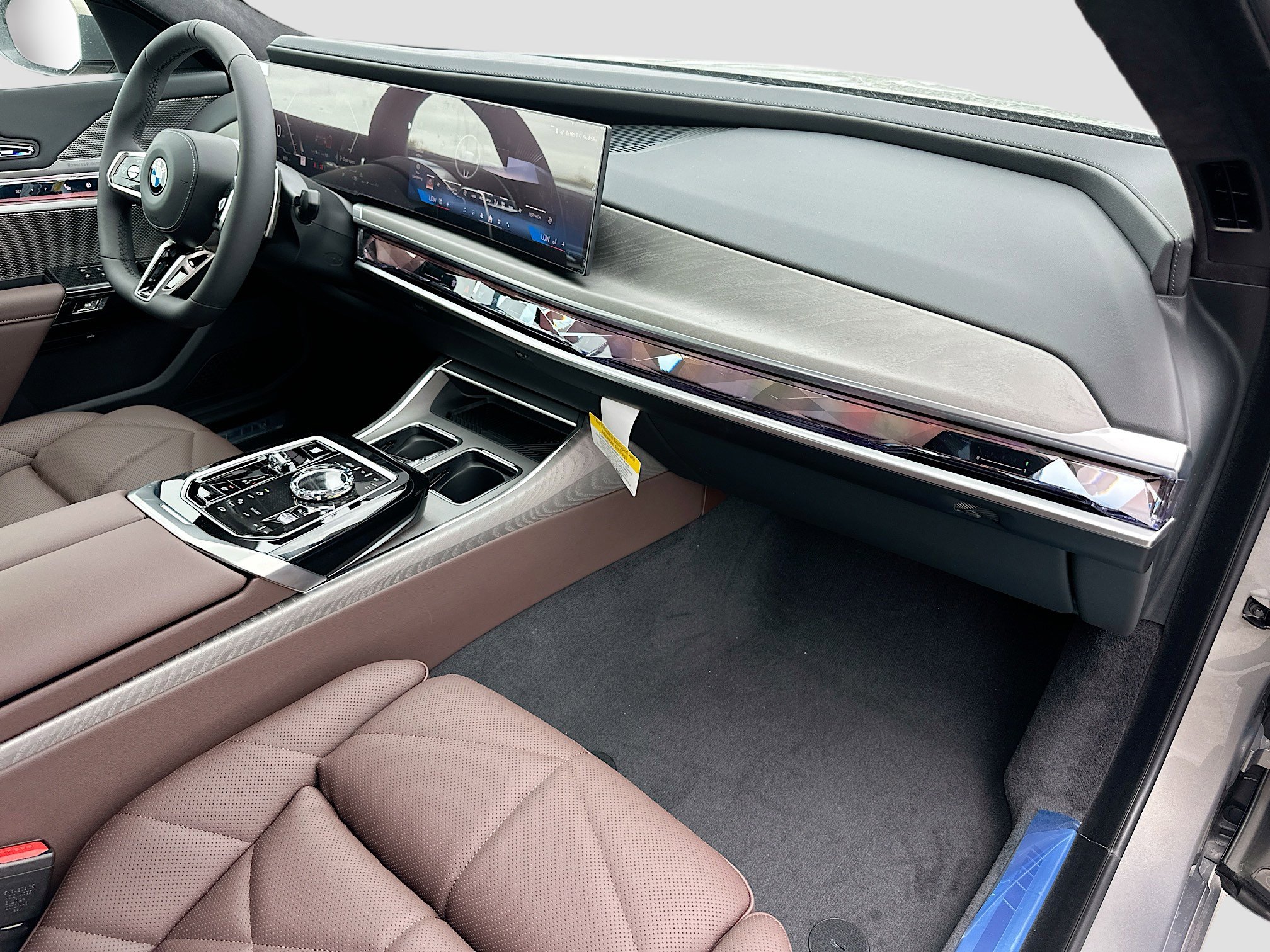 New 2026 BMW 740i w/ Premium Package image 24