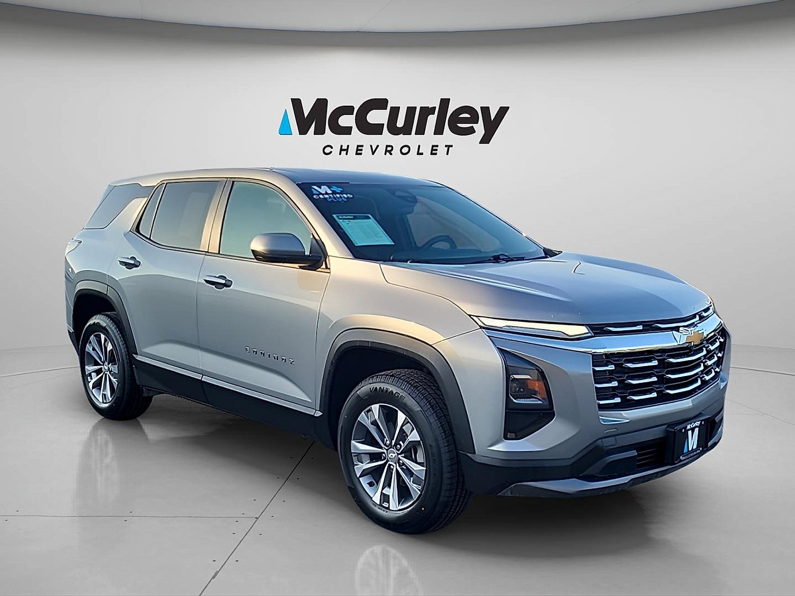 Used 2025 Chevrolet Equinox LT AWD/4WD image 1
