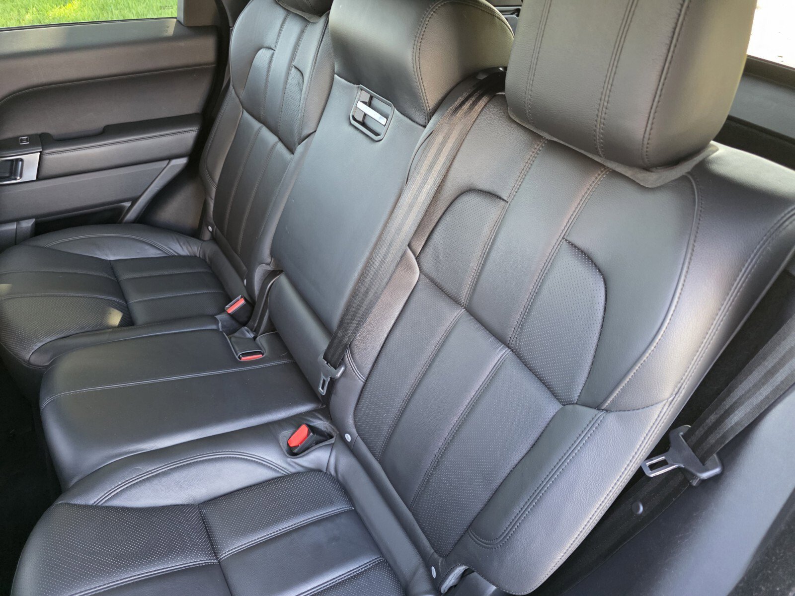 Used 2016 Land Rover Range Rover Sport SE AWD/4WD image 14