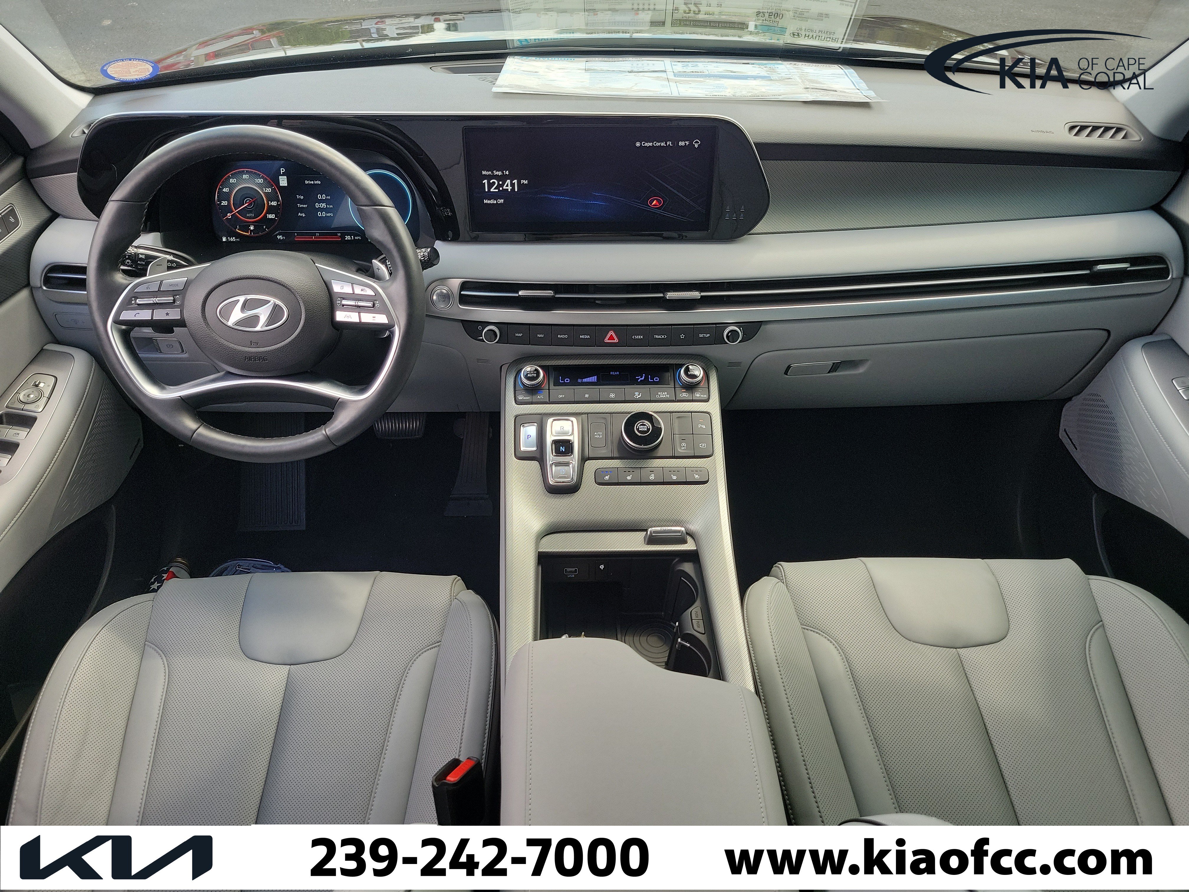 Used 2024 Hyundai Palisade SEL w/ Premium Package FWD image 16