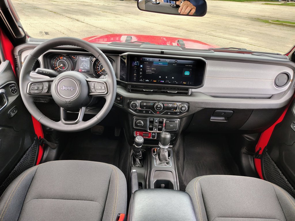 Used 2025 Jeep Wrangler Unlimited Sport AWD/4WD image 42
