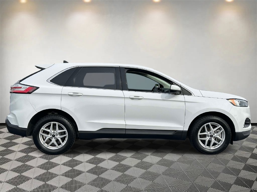 Certified 2024 Ford Edge SEL w/ Convenience Package AWD/4WD image 2
