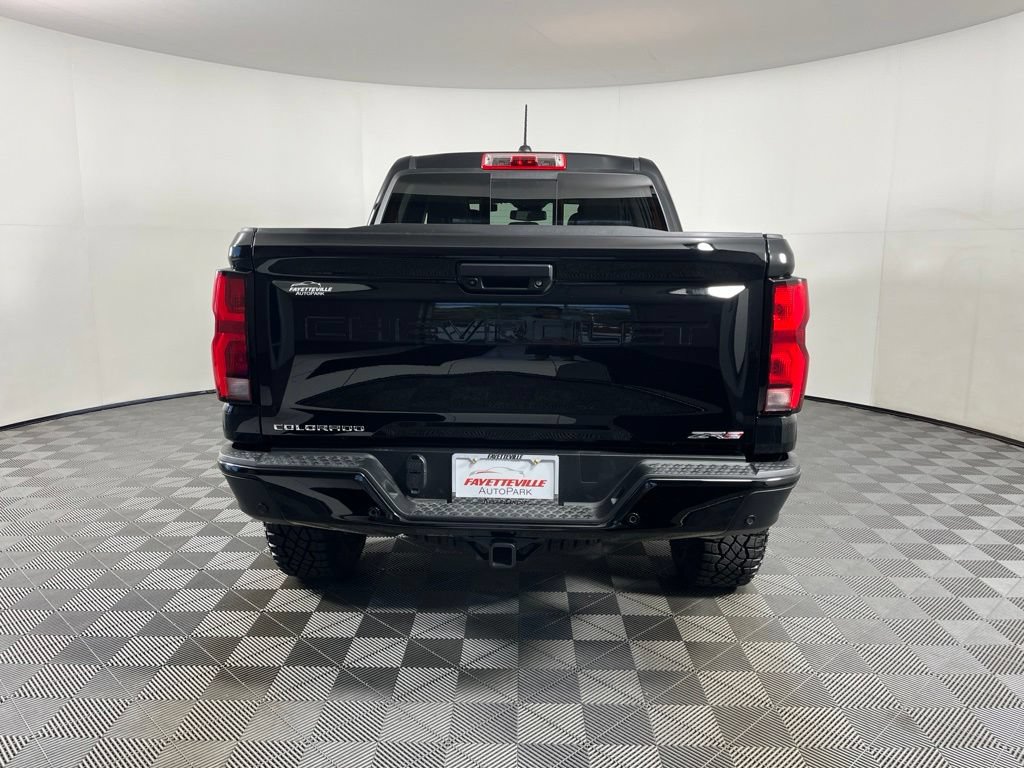 Used 2026 Chevrolet Colorado ZR2 w/ Technology Package AWD/4WD image 8