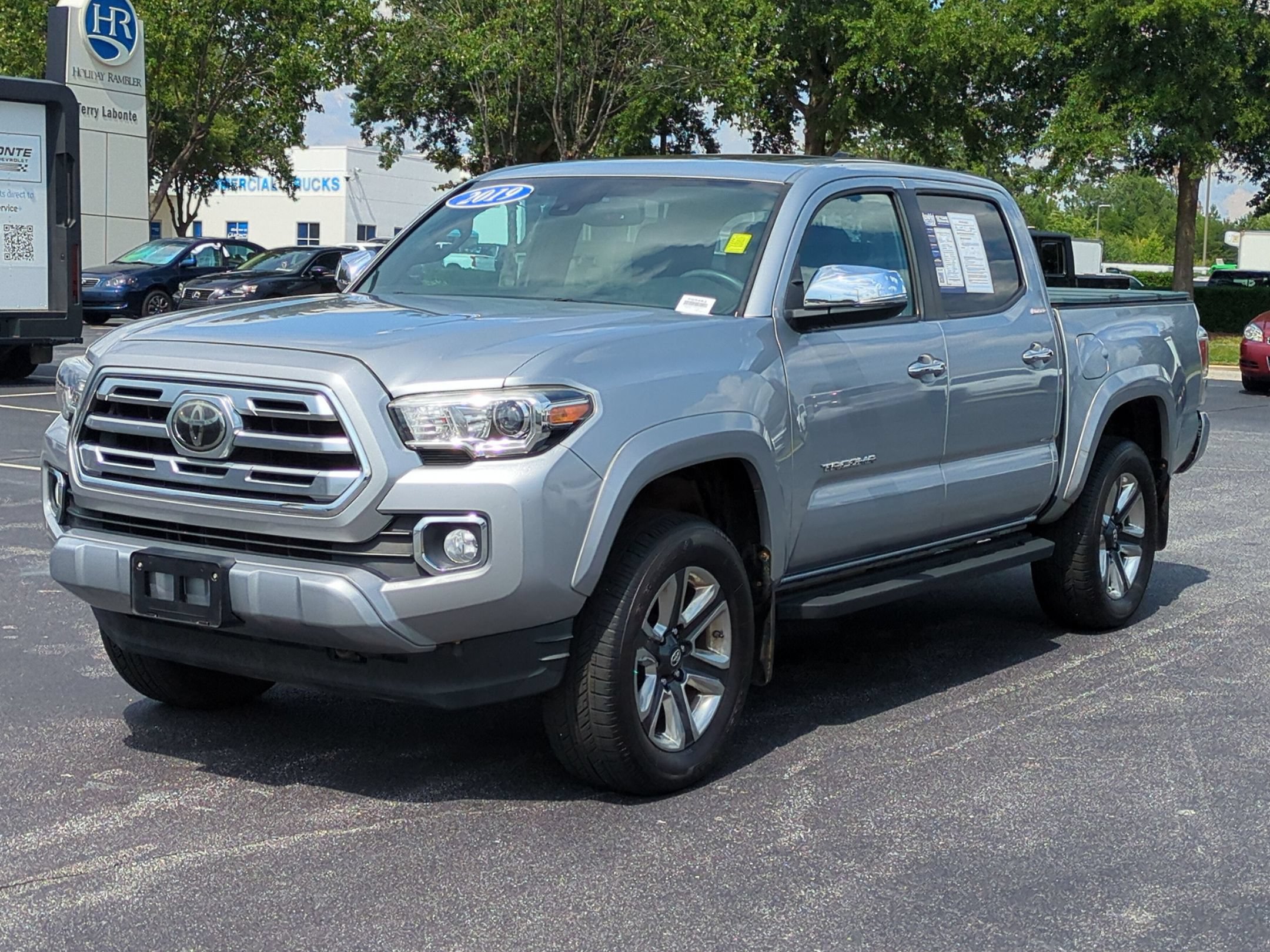 Used 2019 Toyota Tacoma Limited AWD/4WD image 5