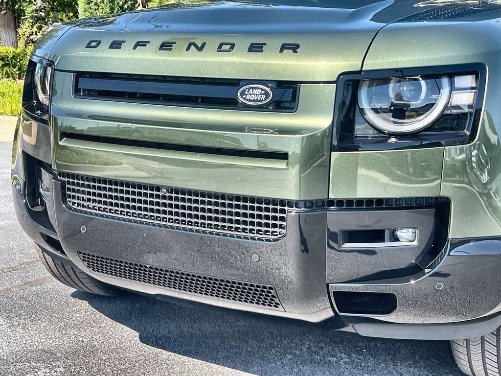 New 2026 Land Rover Defender 110 X-Dynamic SE AWD/4WD image 9