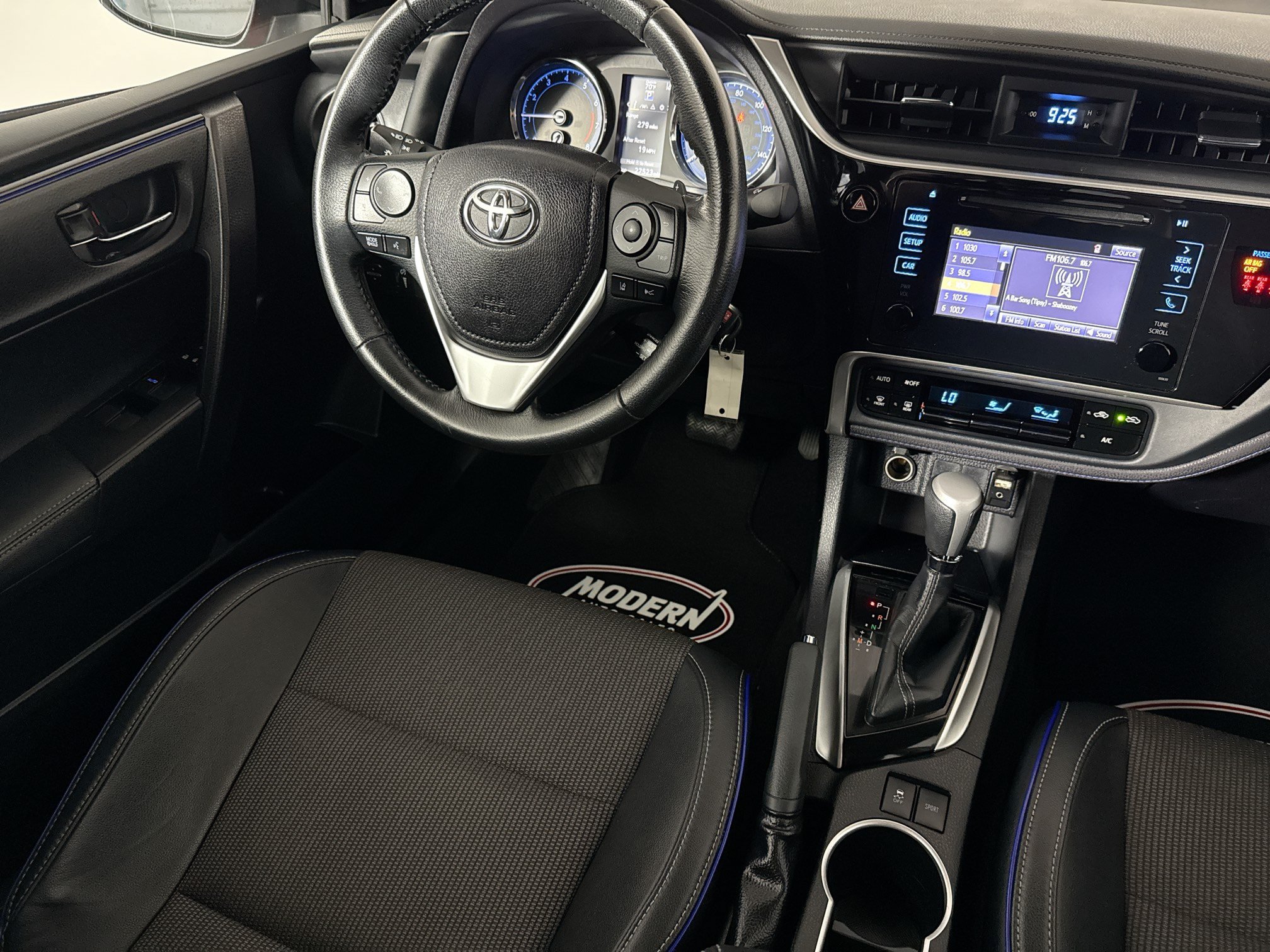 Used 2019 Toyota Corolla SE FWD image 30