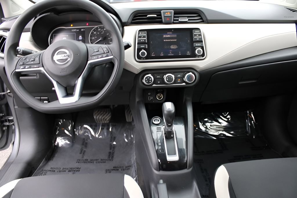 Used 2021 Nissan Versa SV image 8