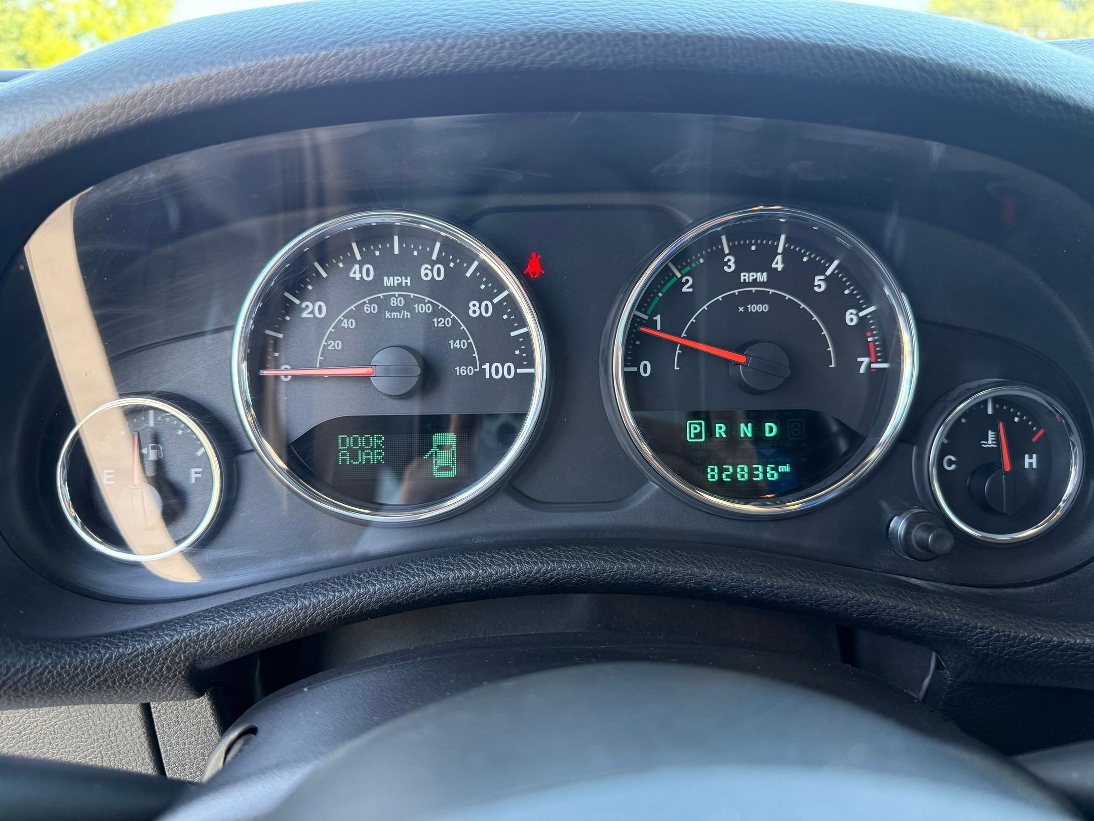 Used 2015 Jeep Wrangler Unlimited Sahara w/ Connectivity Group AWD/4WD image 16
