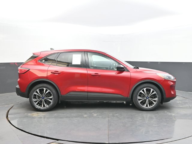 Used 2022 Ford Escape SE w/ SE Sport Appearance Package FWD image 6