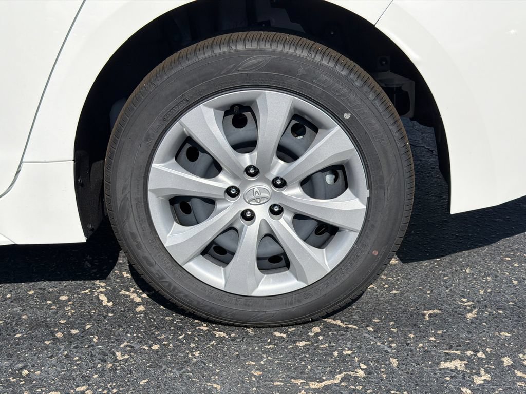 Used 2026 Toyota Corolla LE FWD image 23