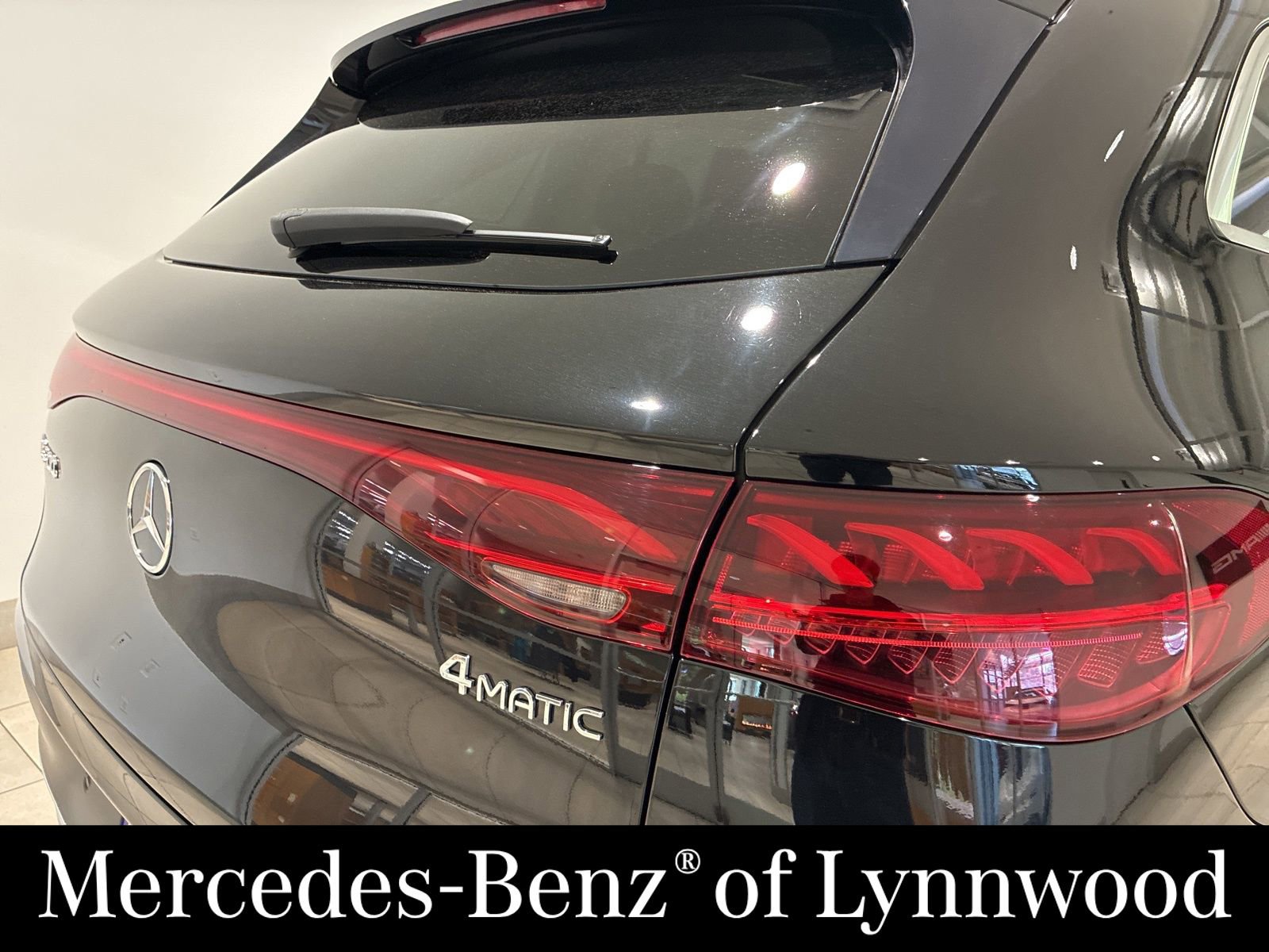 Used 2023 Mercedes-Benz EQE 500 4MATIC SUV image 9