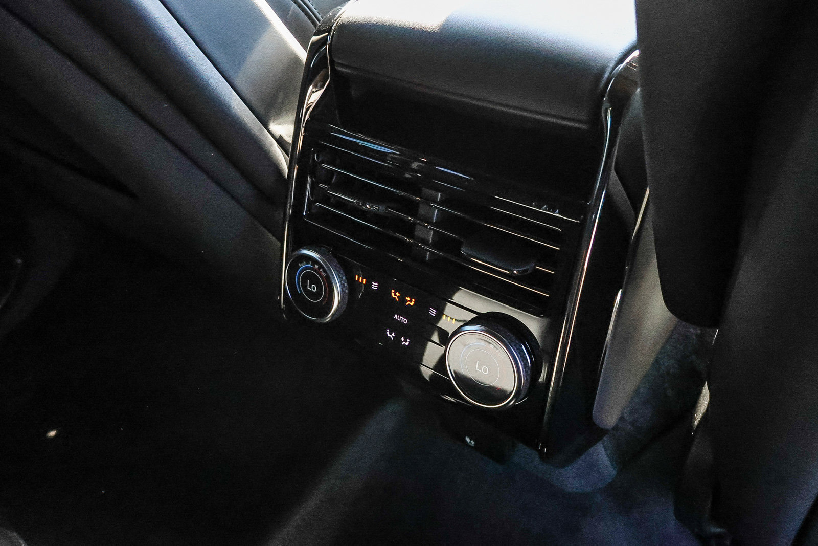 New 2027 Land Rover Range Rover Sport SE AWD/4WD image 20