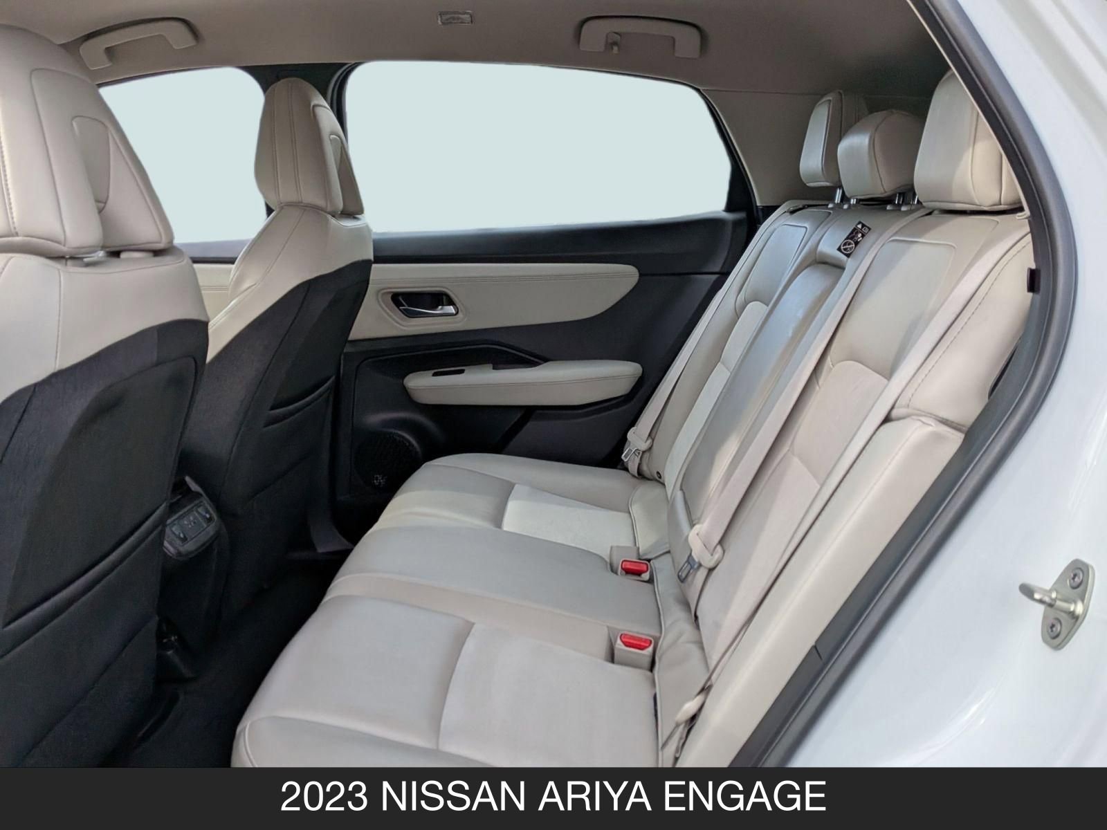 Used 2023 Nissan Ariya FWD image 16