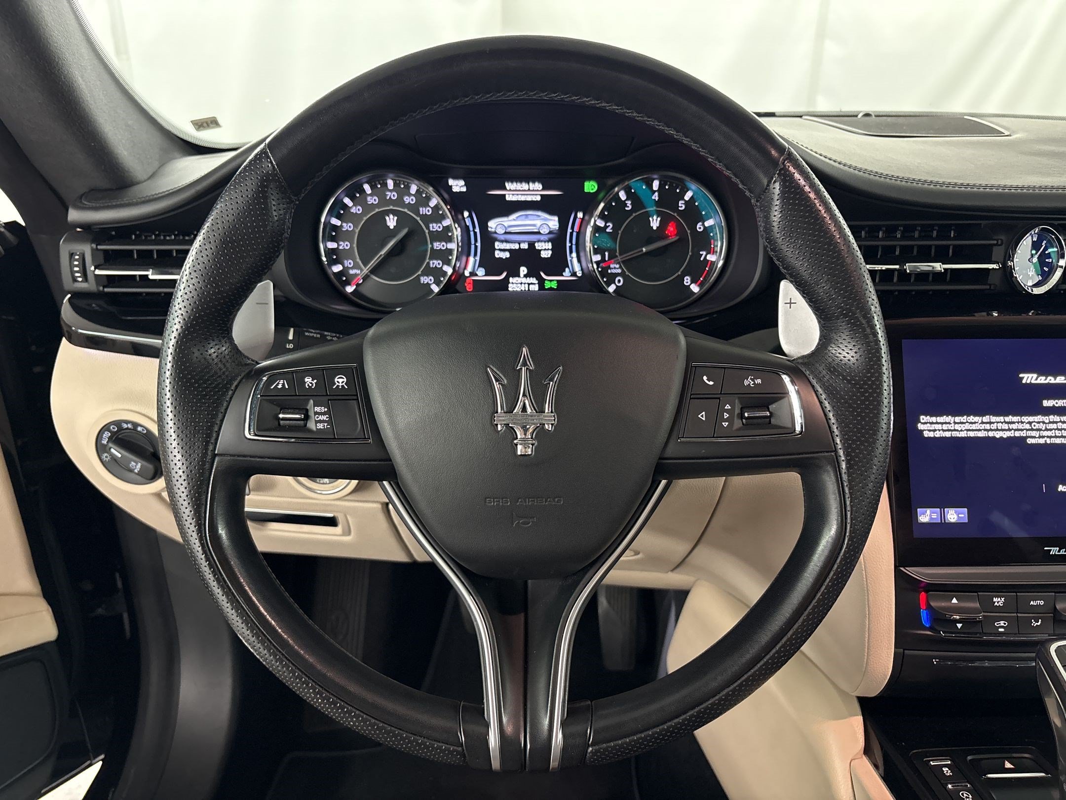 Used 2022 Maserati Quattroporte Modena Q4 AWD/4WD image 17