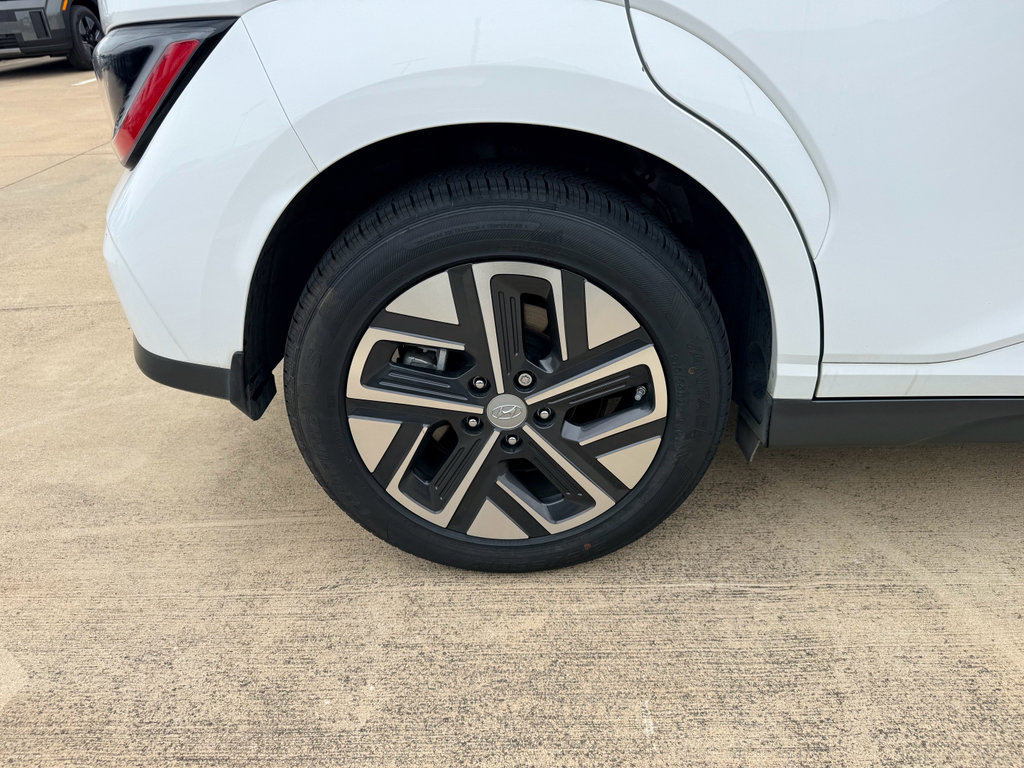 Used 2023 Hyundai Kona SE FWD image 28