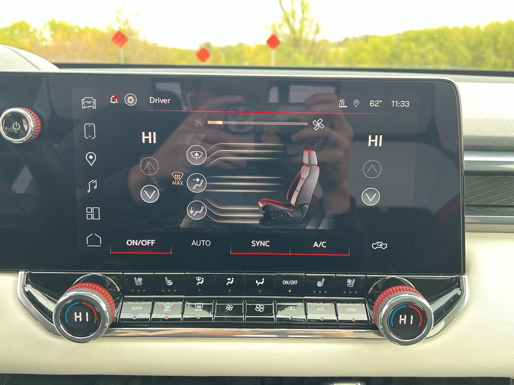 Used 2023 GMC Canyon AT4X image 25