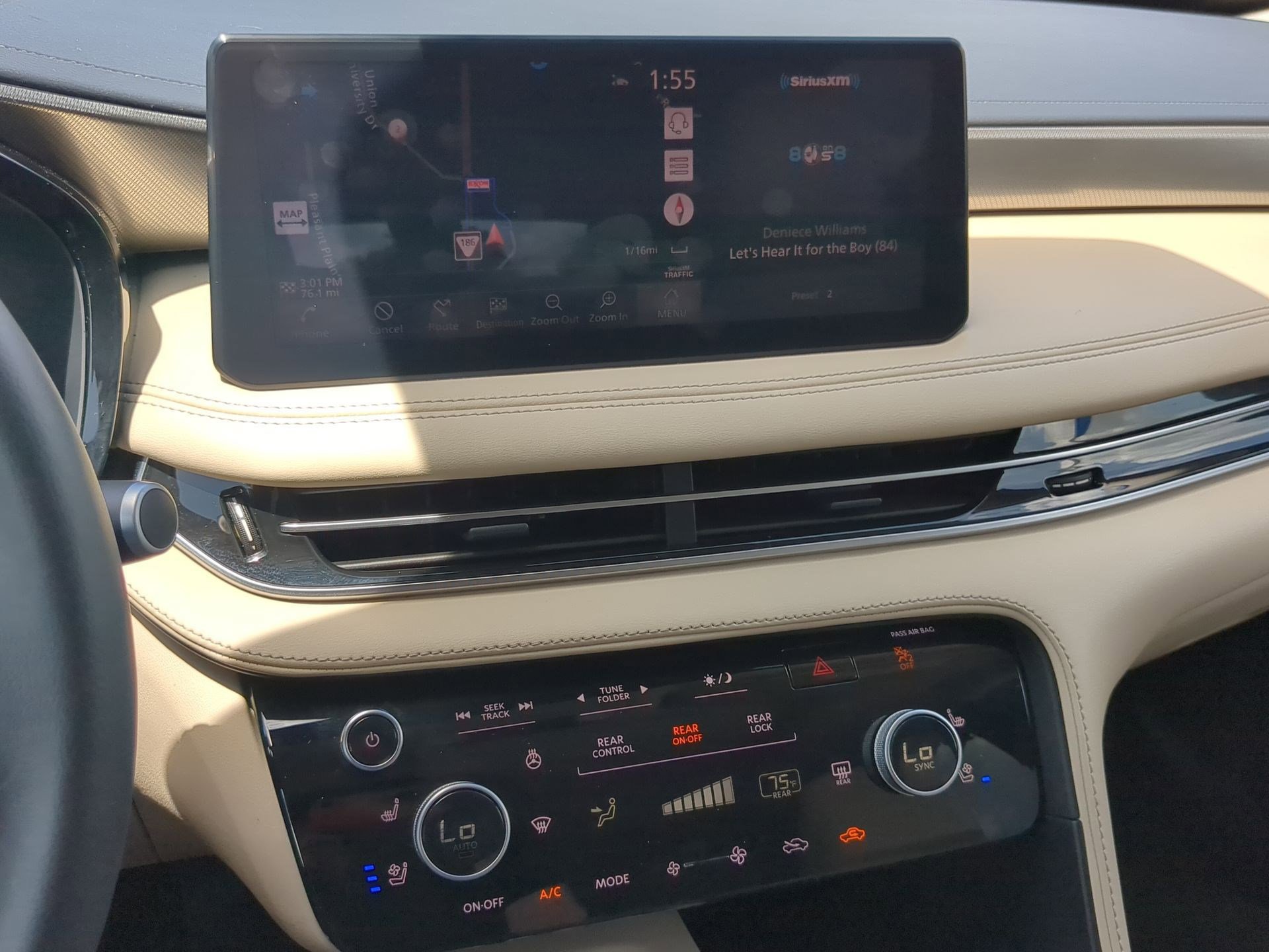 Used 2025 INFINITI QX60 Luxe w/ Lighting Package (N94) FWD image 20