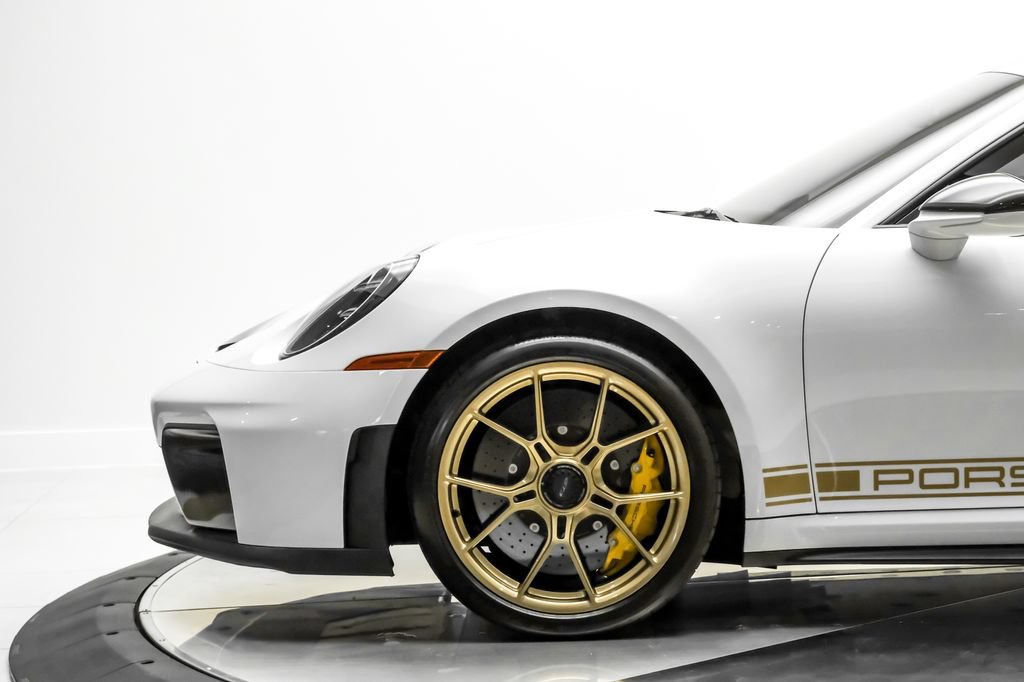 Used 2026 Porsche 911 GT3 w/ Weissach Package RWD image 12