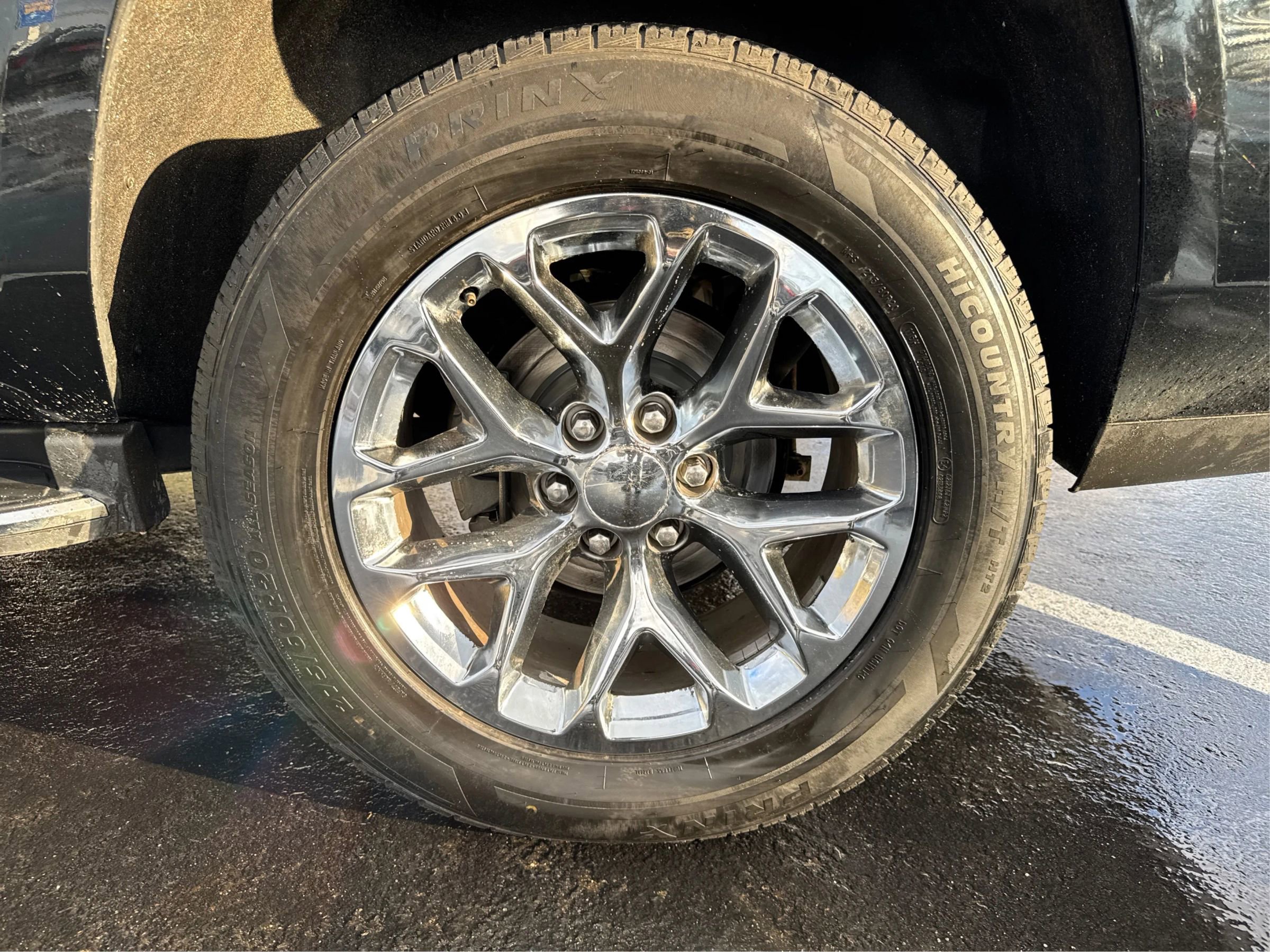 Used 2018 GMC Yukon SLT w/ HD Trailering Package image 16